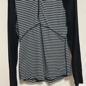 Mountain Hardwear Women's Long Sleeve Striped Tee - Black & Gray